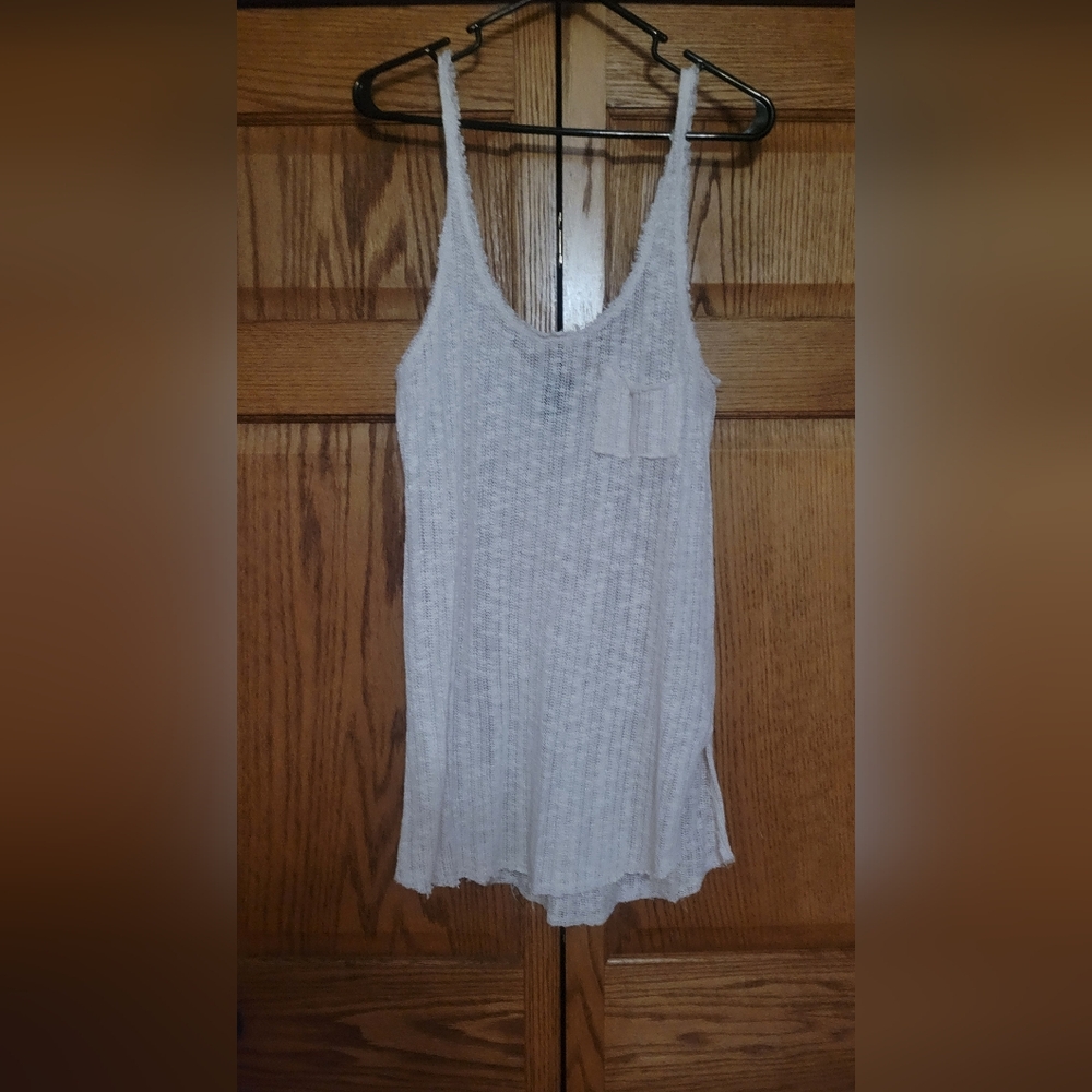 Women's White Sleeveless Top